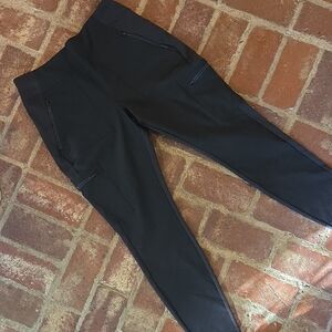 NWOT Athleta Headlands High Rise Cargo Legging 12 Black